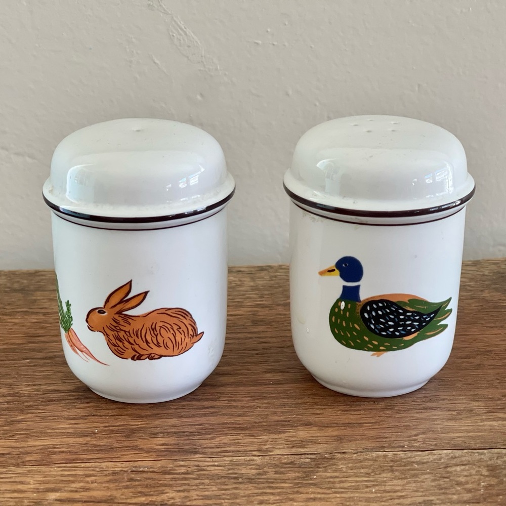 Villeroy Boch Laplau Naïf Salt & Pepper shakers